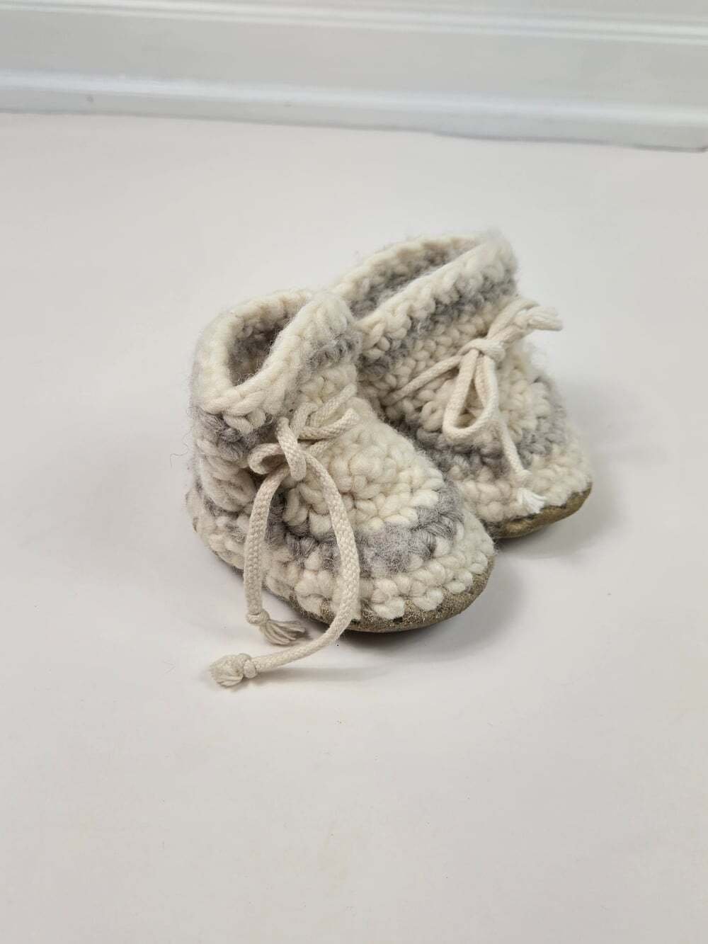 Hand Knit Wool Baby Booties Suede Sole Gray White Cottagecore Neutral Size 3